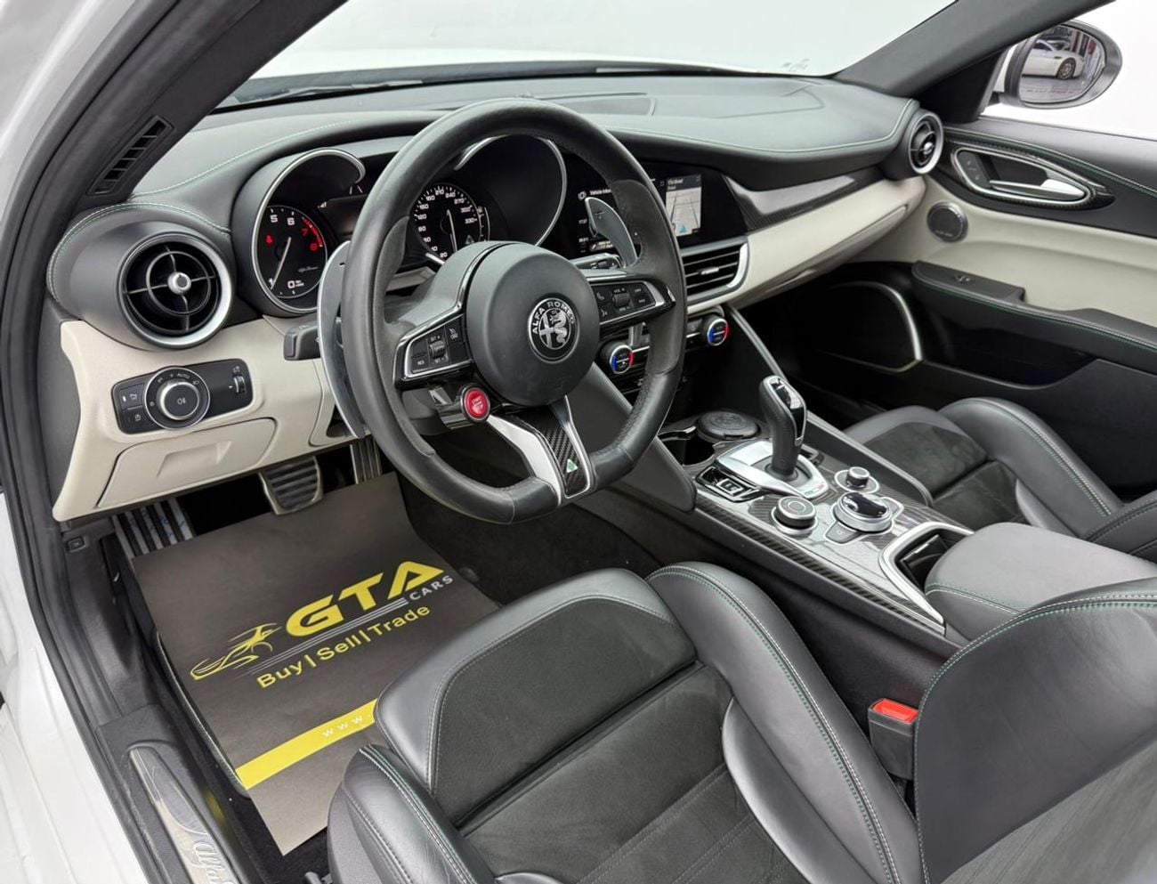 Alfa Romeo Giulia Quadrifoglio 2.9L (510 HP) 2020 Alfa Romeo Giulia ,Gargash Warranty+Service Contract+Full Service Hi