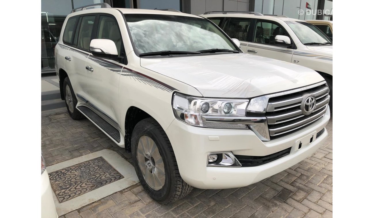Toyota Land Cruiser GXR V8  2019 petrol