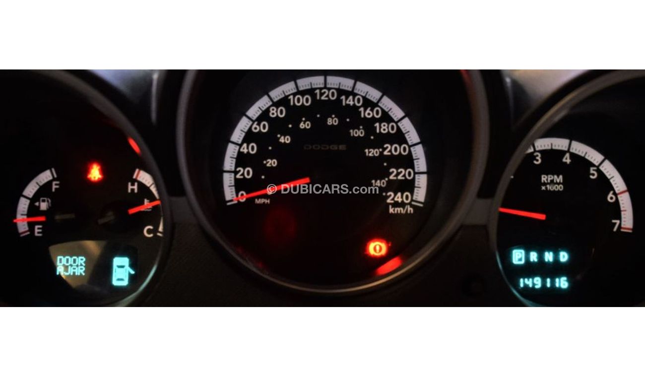 دودج نايترو AMAZING Dodge Nitro 4x4 SXT 2011 Model!! in silver Color! GCC Specs