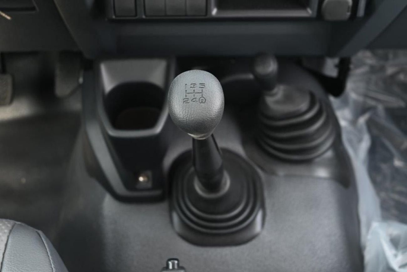 تويوتا لاند كروزر 70 2024 TOYOTA LAND CRUISER 76 HARDTOP V6 4.2L DIESEL 4WD 5-SEATER MT