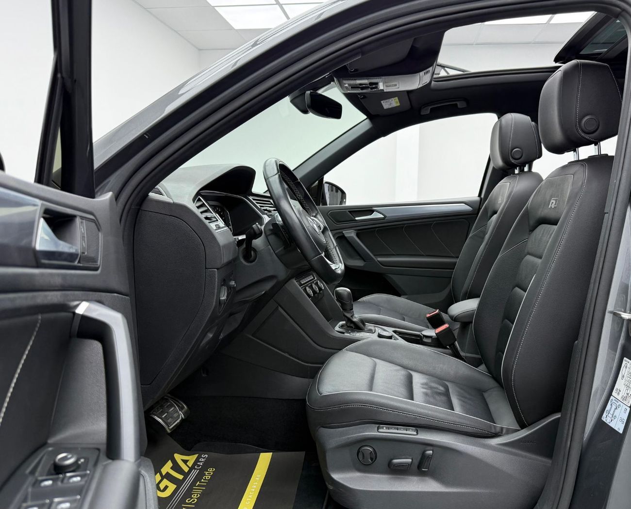 فولكس واجن تيجوان R-Line 2.0L 2020 Volkswagen Tiguan R-Line, Warranty, Full VW Service History, Excellent Condition, G