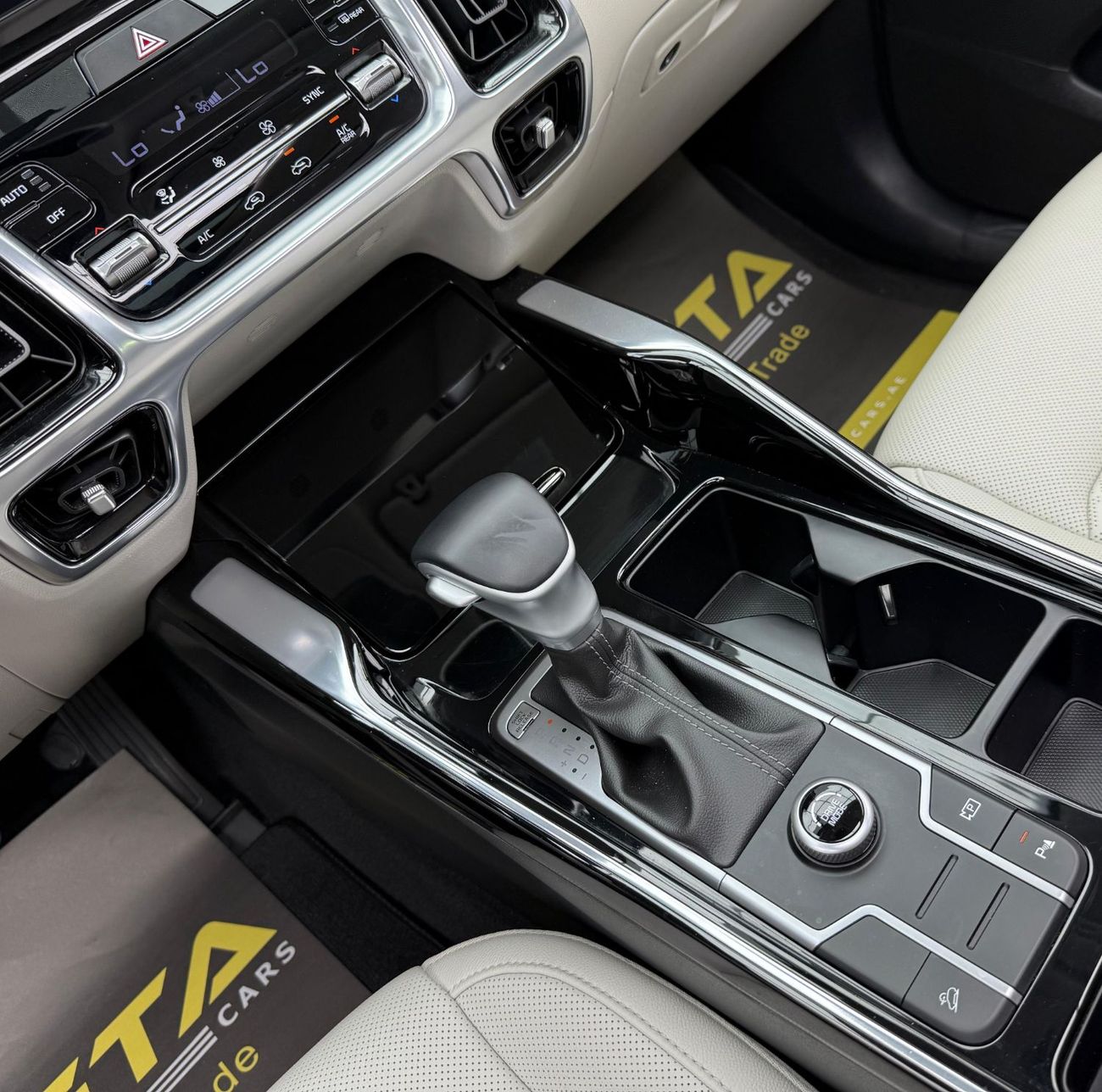 كيا سورينتو 2022 Kia Sorento DLX, 2027 Kia Warranty, Full Kia Service History, 7 Seater, GCC