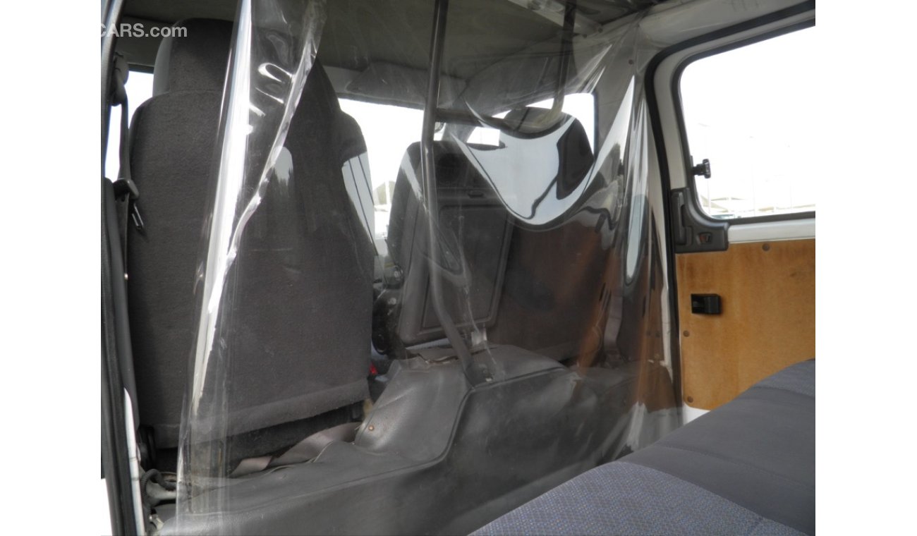 Nissan Urvan 2013 6 seats Ref#697