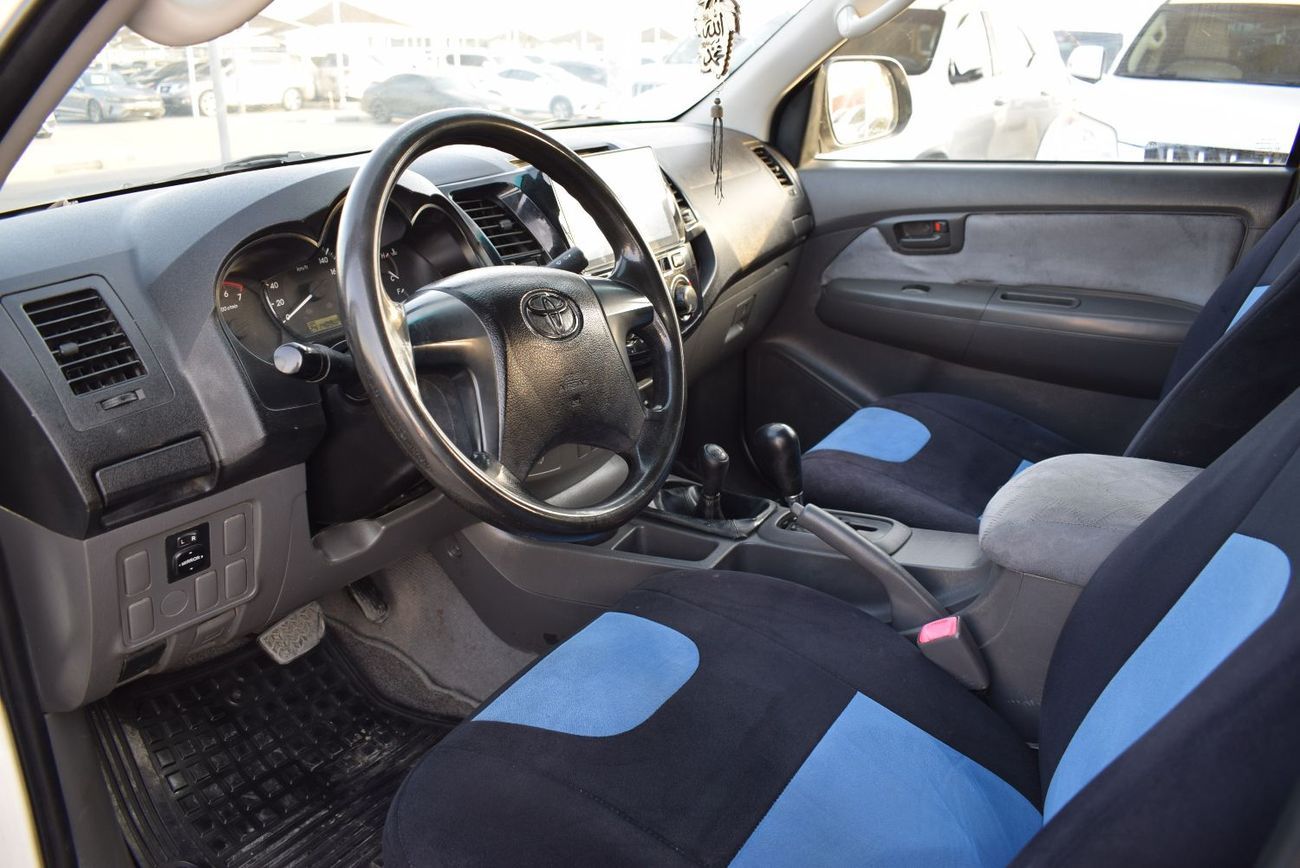 Toyota Hilux Toyota Hilux Pick up d/c 2.7 ltr 4x4, Full option. Automatic Transmission