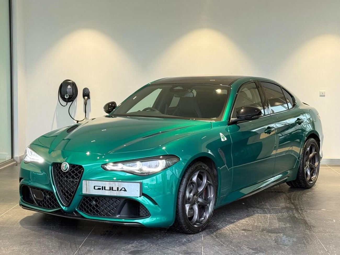 ألفا روميو جوليا 2.9 V6 Bi-Turbo Quadrifoglio Auto Euro 6 (s/s) 4dr (EXPORT ONLY) Right hand drive