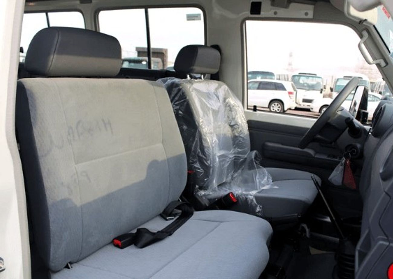 Toyota Land Cruiser 70 ECT0104 - Toyota LC78 Hardtop 3 Doors - 4.5L Diesel Manual White - 2023