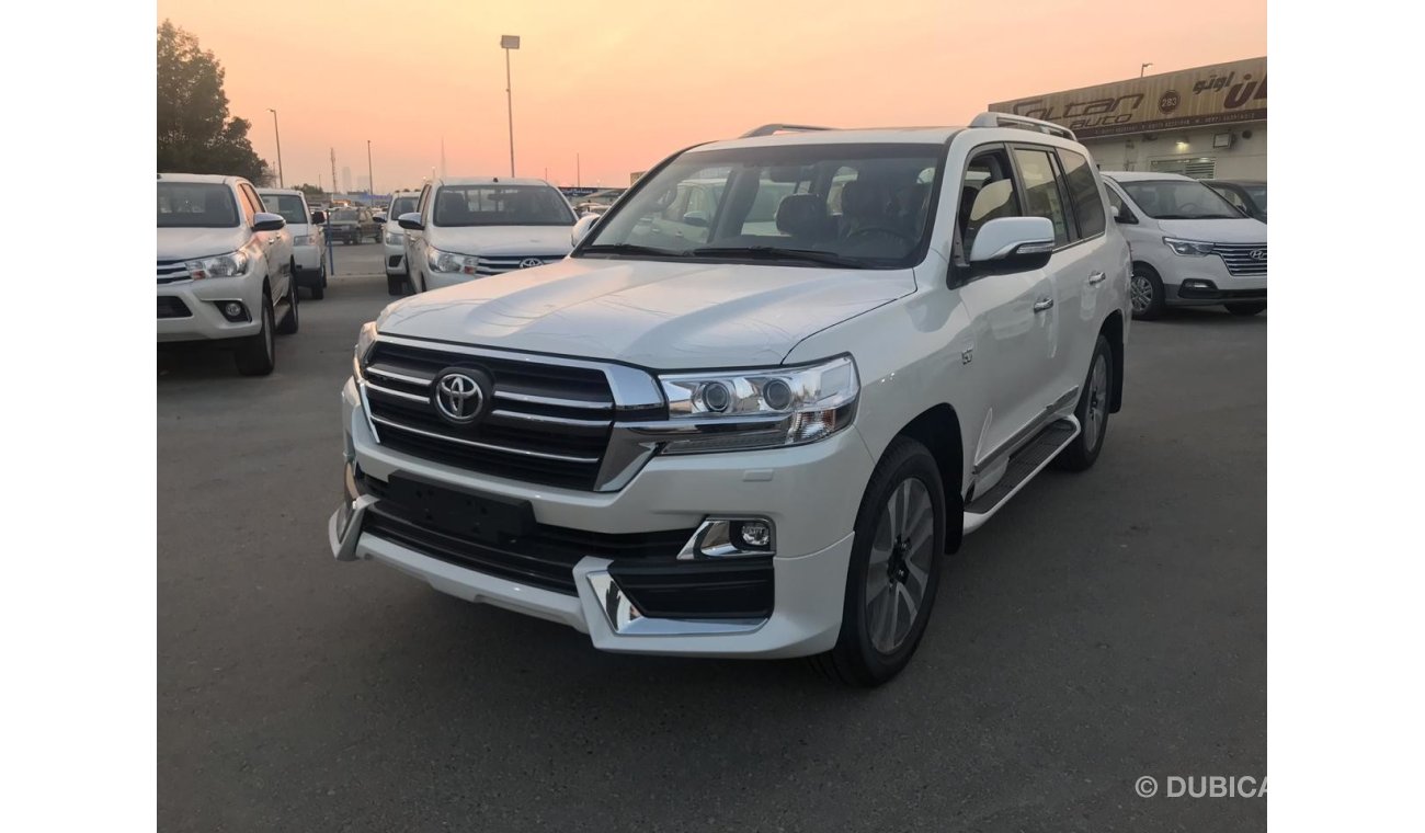 Toyota Land Cruiser VX-S GRAND TOURING S 5.7L V8 PETROL ENGINE