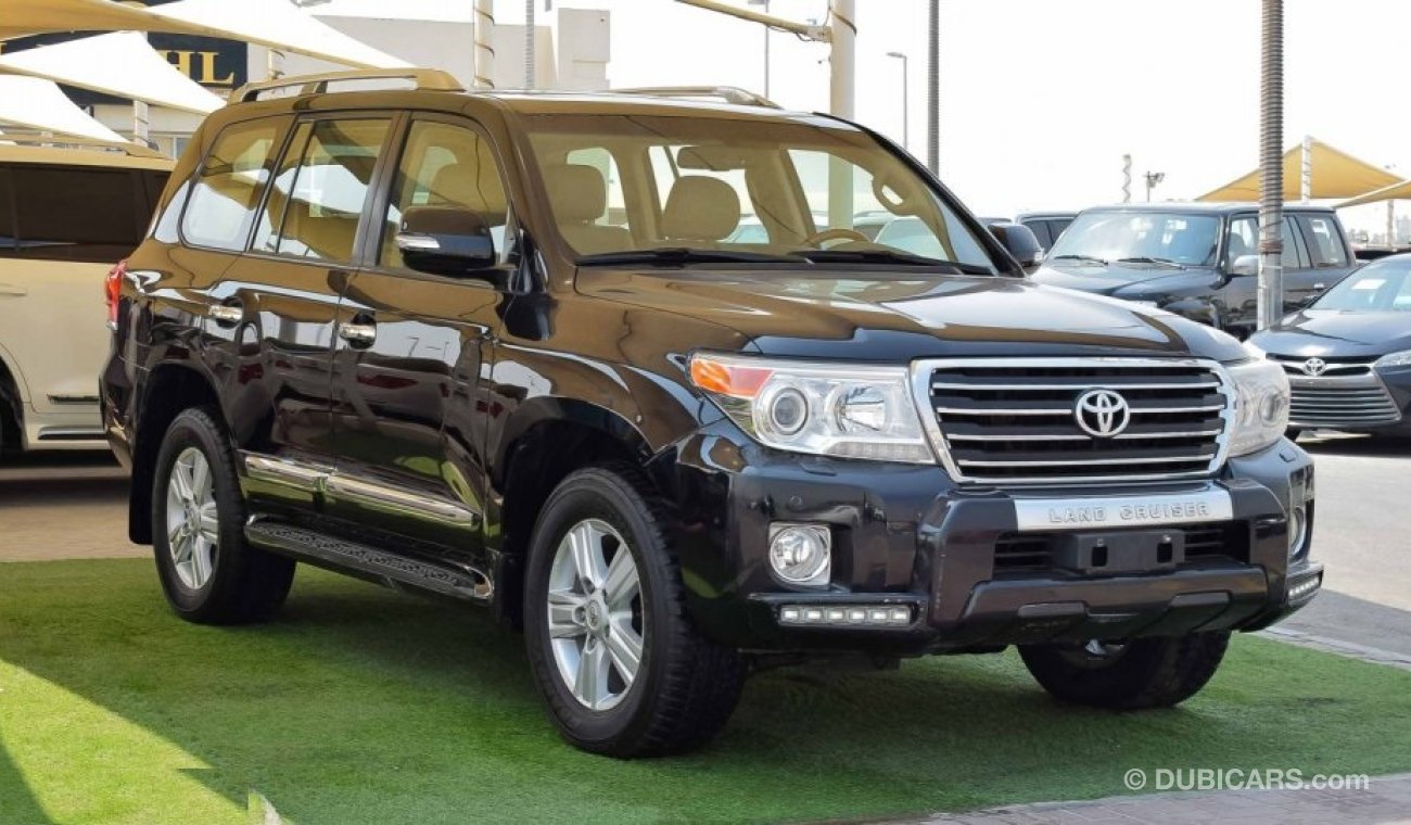 Toyota Land Cruiser GXR V8