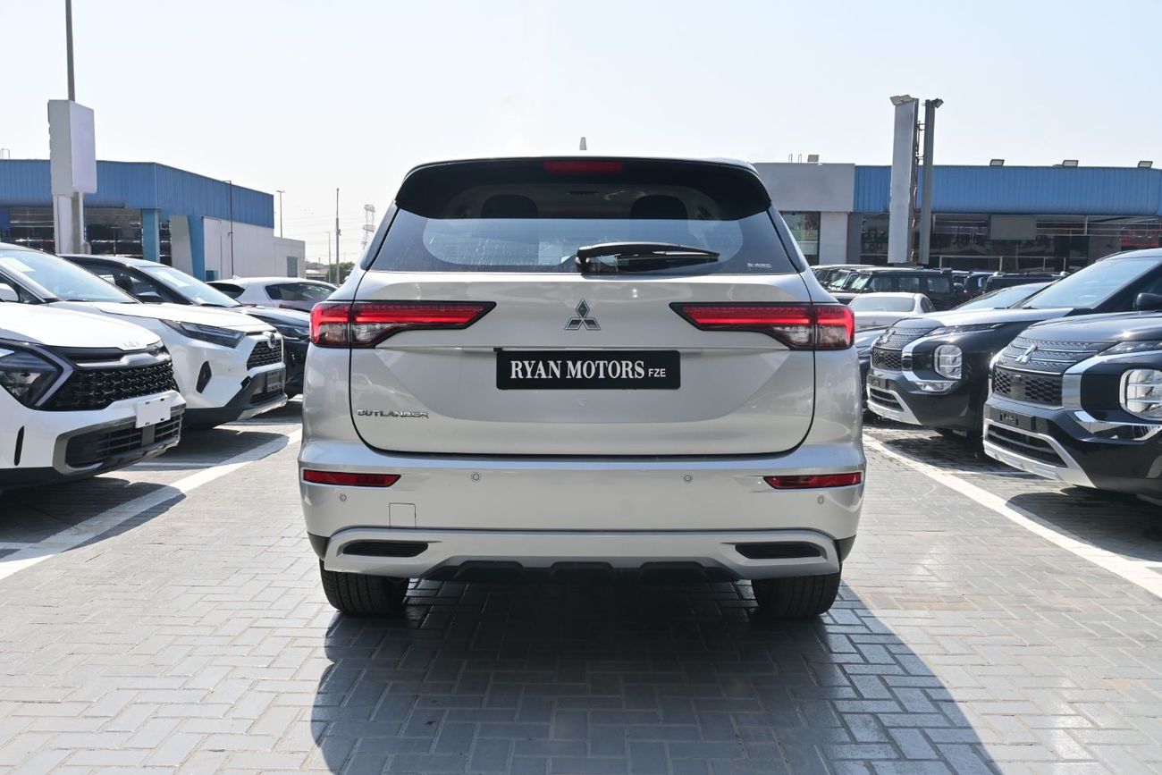 Mitsubishi Outlander Mitsubishi Outlander Hi-Line 2.5L Petrol 4WD, Model 2025, Color Silver