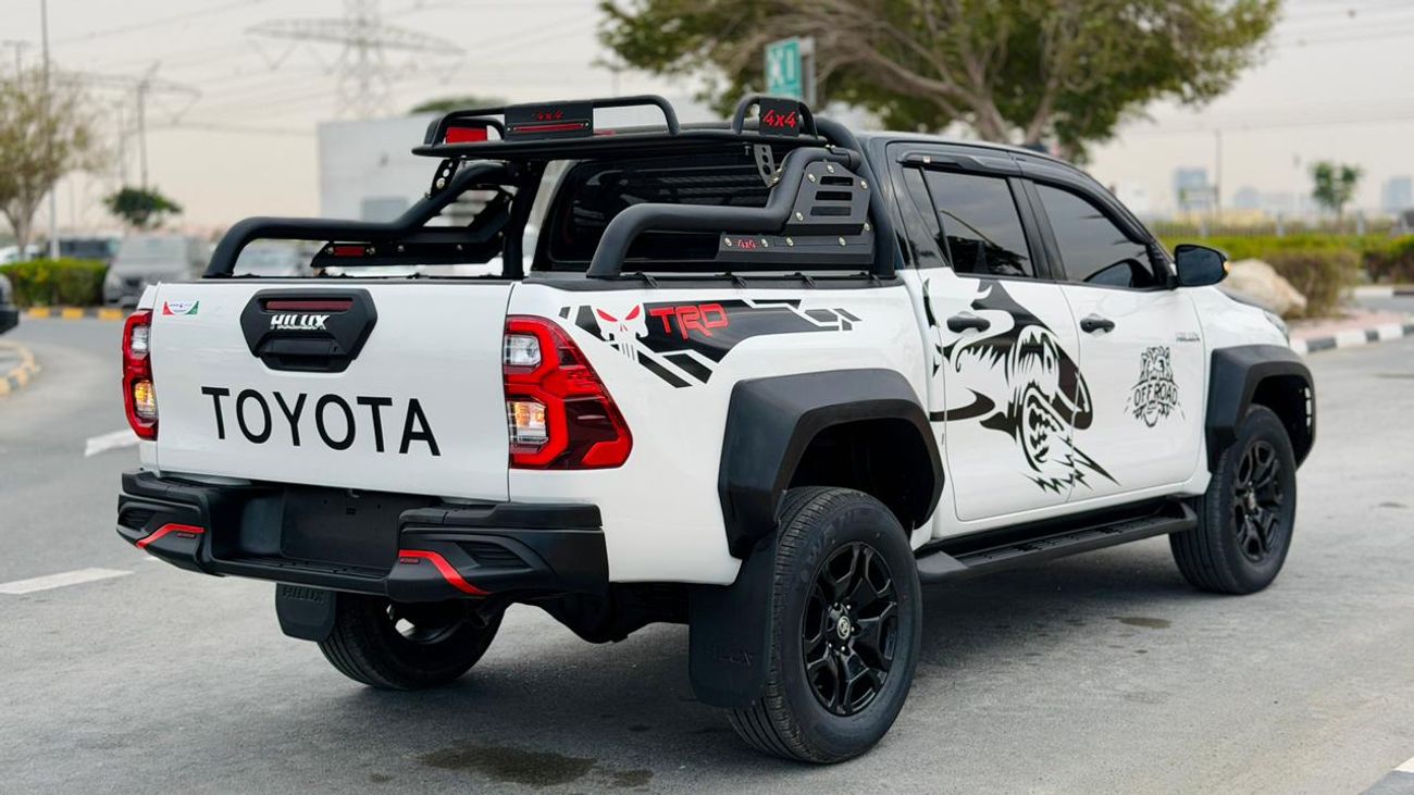 تويوتا هيلوكس -