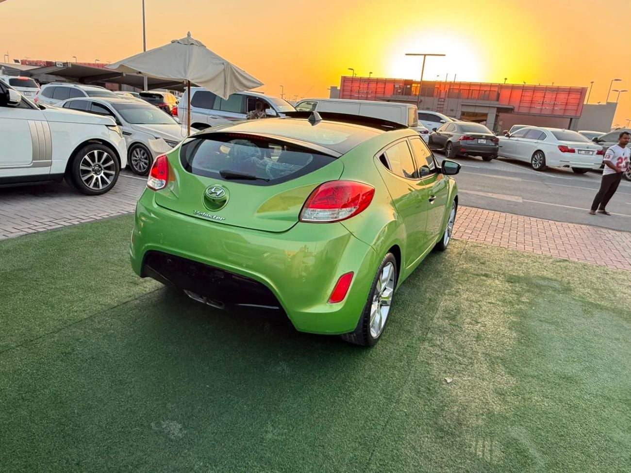 Hyundai Veloster panoramic sunroof, first owner, two keys