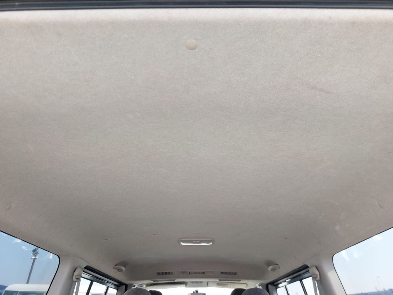 تويوتا هاياس (RAMADAN OFFER) TOYOTA HIACE VAN RHD 2005 MODEL 2.0 L PETROL AUTOMATIC(PM26783)