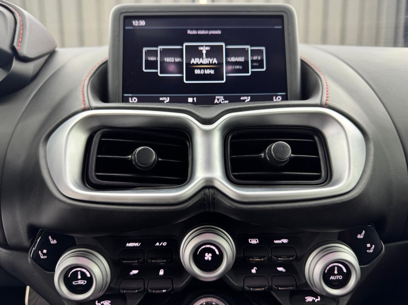 Aston Martin Vantage Std 4.0L