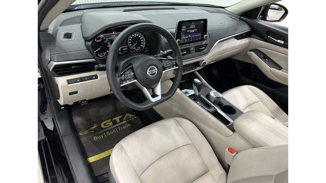 Nissan Altima 2022 Nissan Altima SV, One Year Unlimited KM Warranty, Full Nissan Service History, GCC