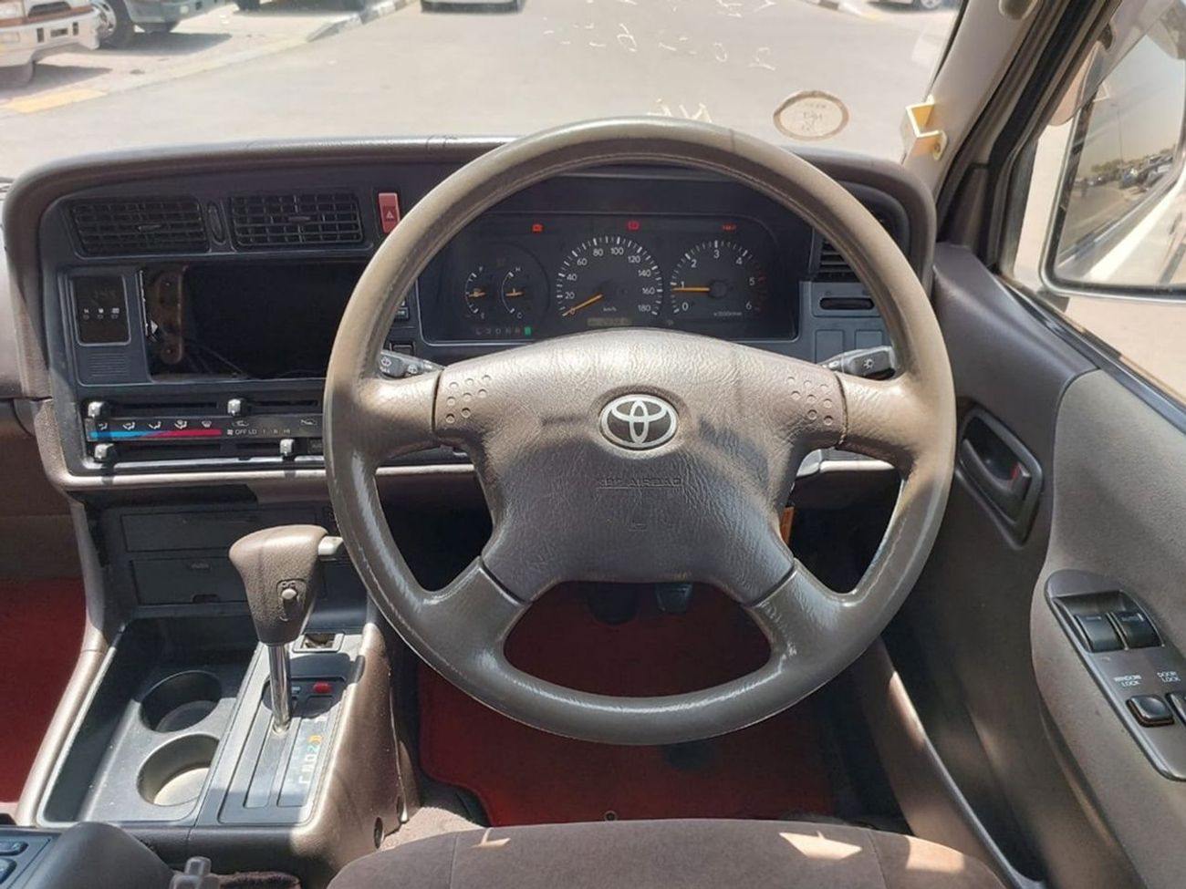 Toyota Hiace TOYOTA HIACE COMMUTER VAN RHD 2001 MODEL 3.0 L DIESEL AUTOMATIC(PM02656)