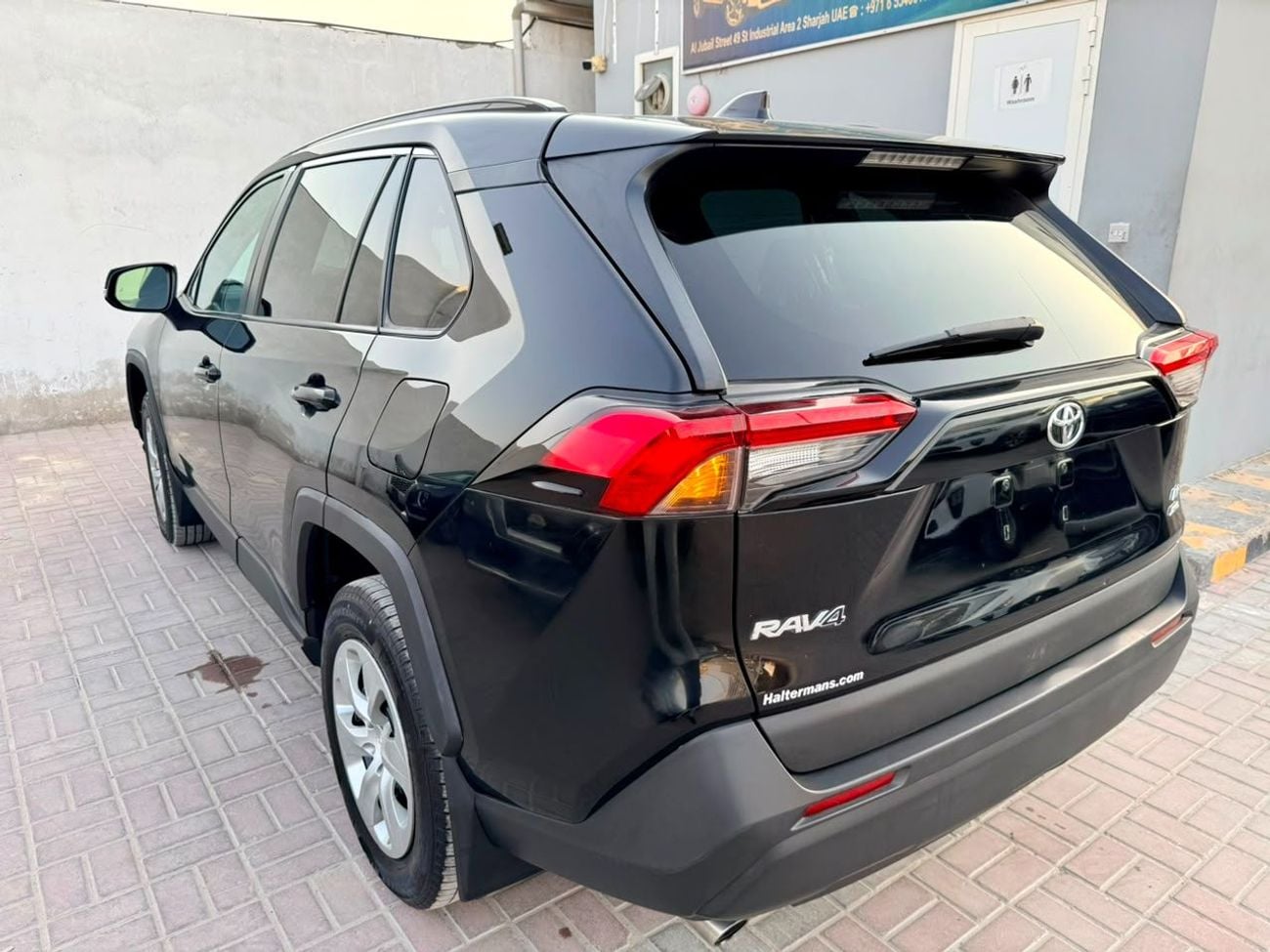 Toyota RAV4 2020 Toyota RAV4 LE 4x4 / AWD – Black   Mileage: 80,049  Engine: 2.5L 4-Cylinder Gasoline Horsepower
