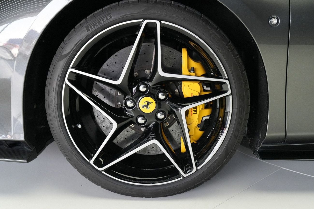 Ferrari F8 Spider STD