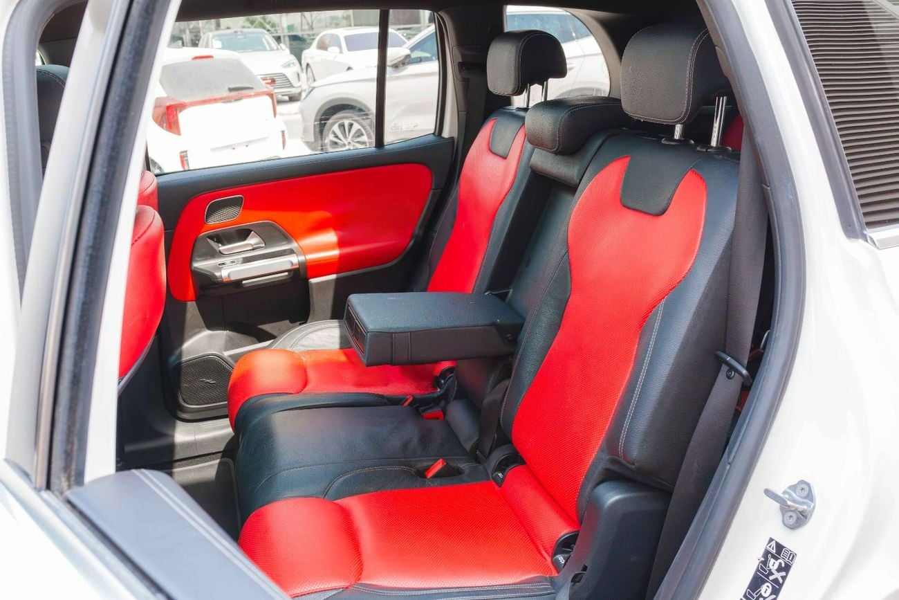 Mercedes-Benz GLB 250 4MATIC 2.0L (221 HP)