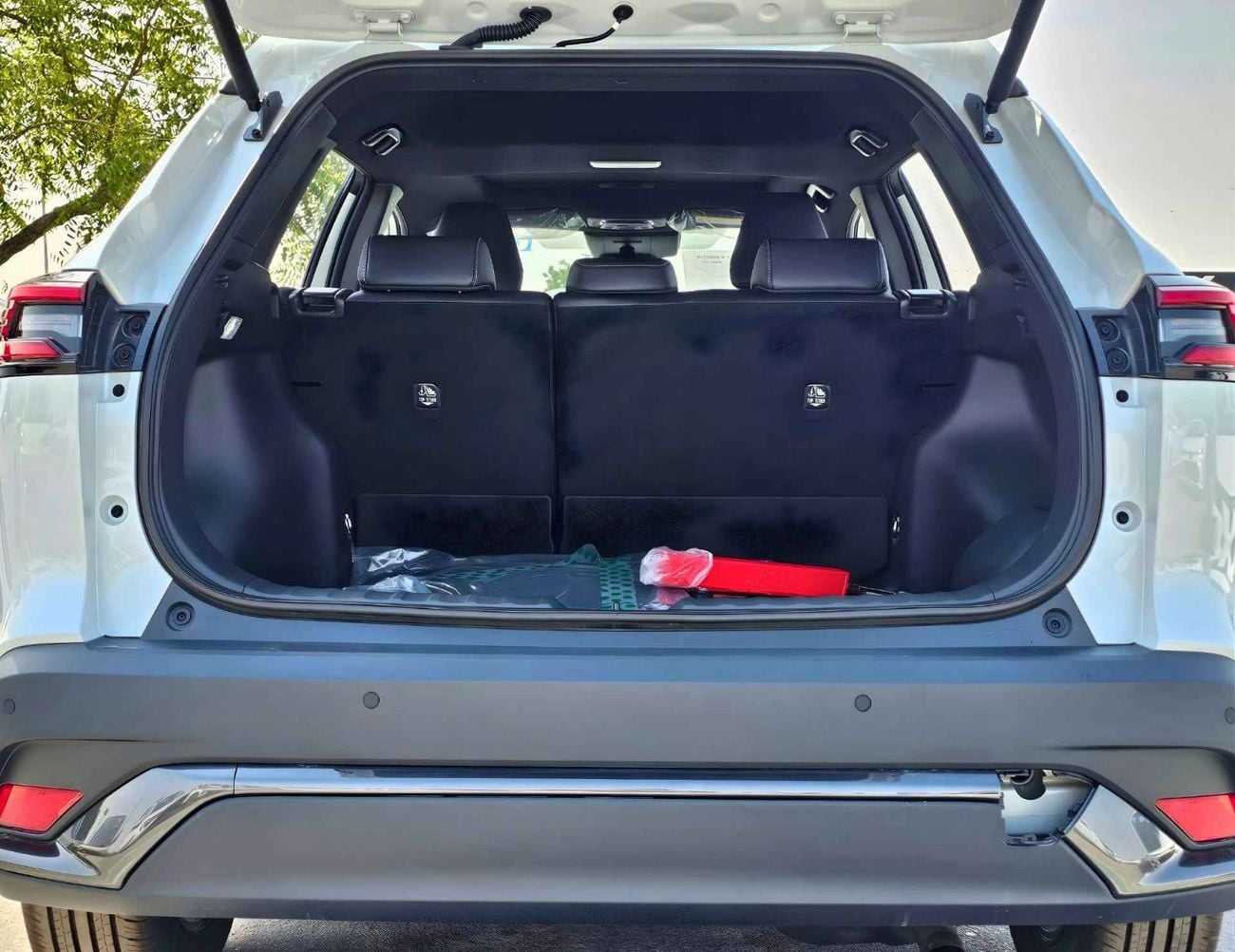 تويوتا فرونتلاندر HYBRID LUXURY WITH ELECTRIC BACK DOOR / 2.0L PETROL V4/RADAR/SUNROOF/DRIVER POWER SEATS (CODE#FLPA)