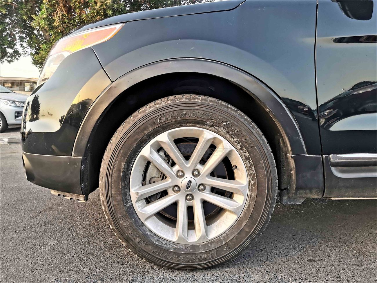 Ford Explorer 3.5L, 18" Rims, Front & Rear A/C, Multi Drive Mode Option, Leather Seats, Rear Camera (LOT # 575)