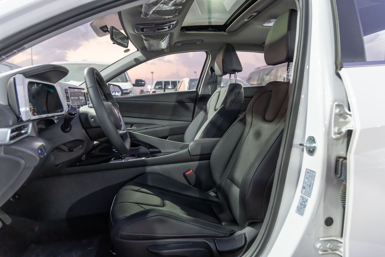 Hyundai Elantra Hyundai Elantra 1.5L GLX Elite Option - Sunroof - 2025 READY STOCK (Export)