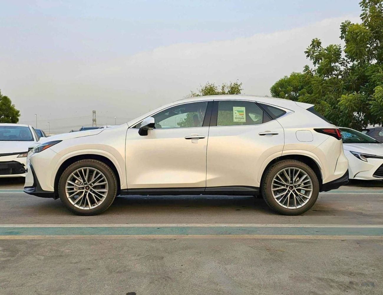 Lexus NX350 PREMIER OM / 2.4L PETROL / PWR WITH LEATHER SEATS / BLIND SPOT / SUNROOF (CODE # NXP3E)