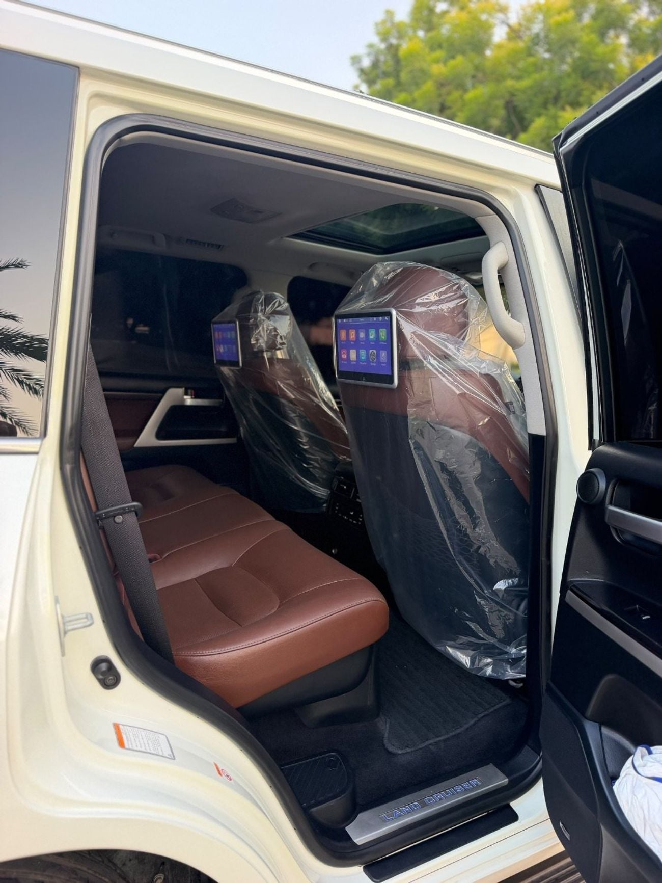 Toyota Land Cruiser VXR 5.7