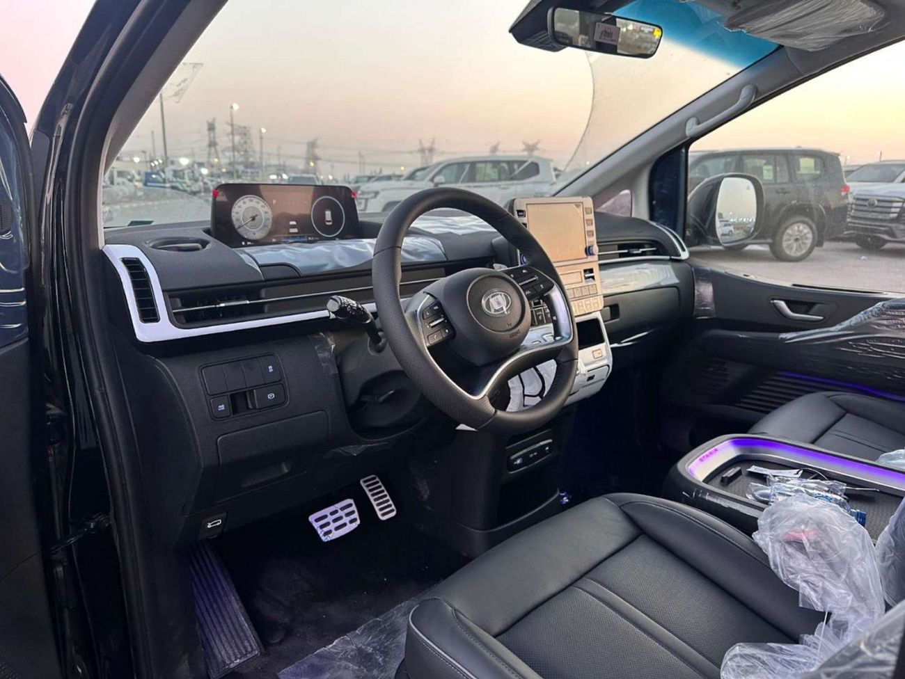 Hyundai Staria HYUNDAI STARIA 2.2L 4WD DIESEL MINIVAN 2025