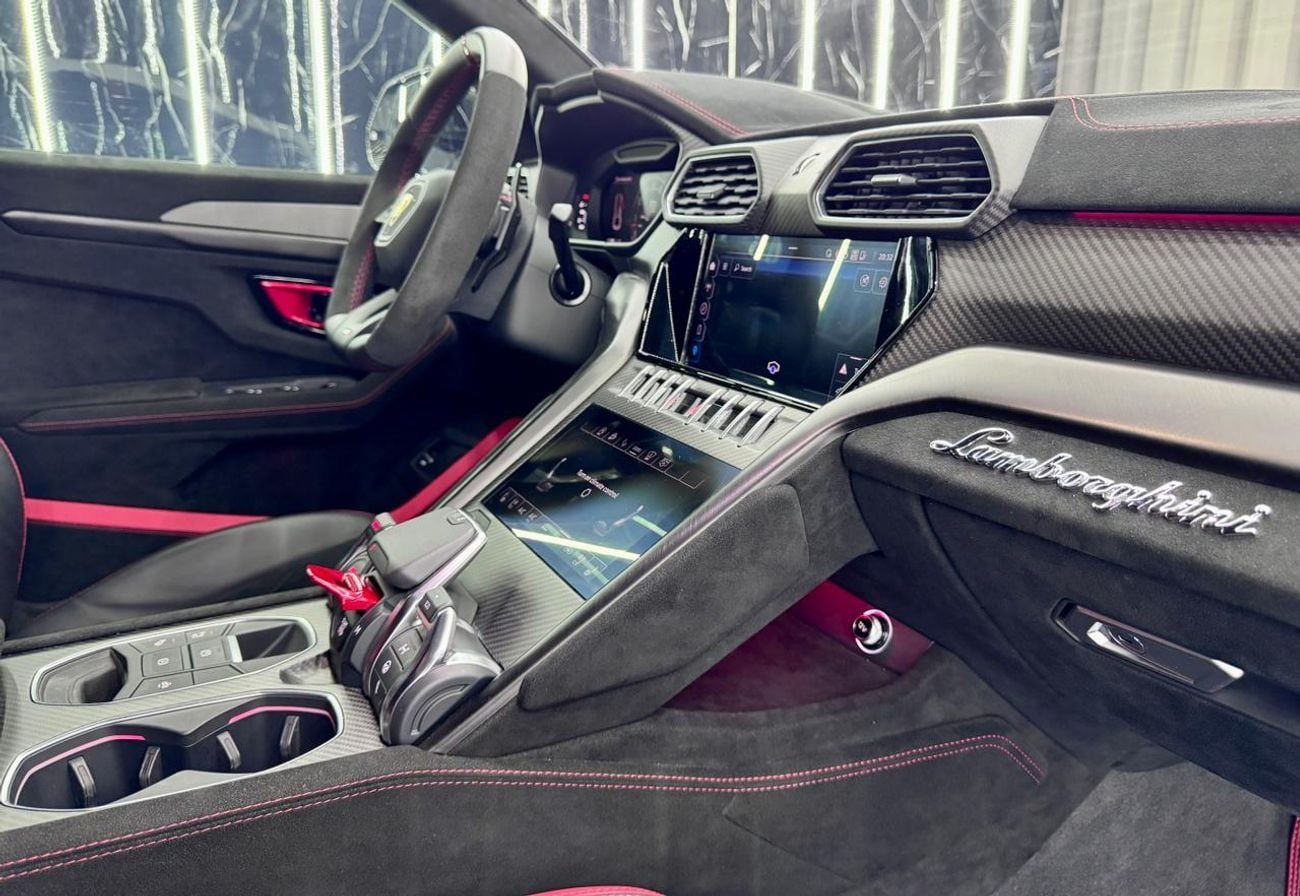 لامبورغيني اوروس 4.0T V8 Performante