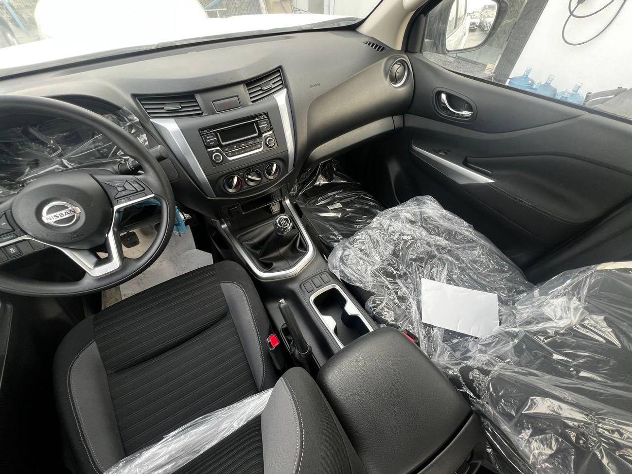 نيسان نافارا Std 2.5L RWD M/T