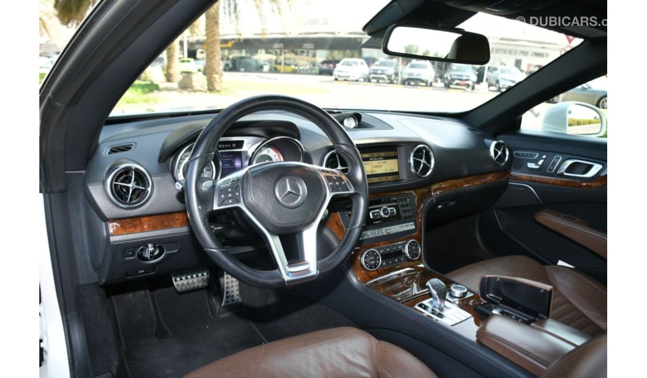 Mercedes-Benz SL 500 GCC SPECS - WARRANTY - BANK LOAN 0 DOWNPAYMENT -