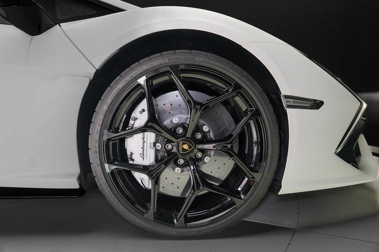 Lamborghini Revuelto 6.5L V12 Hybrid