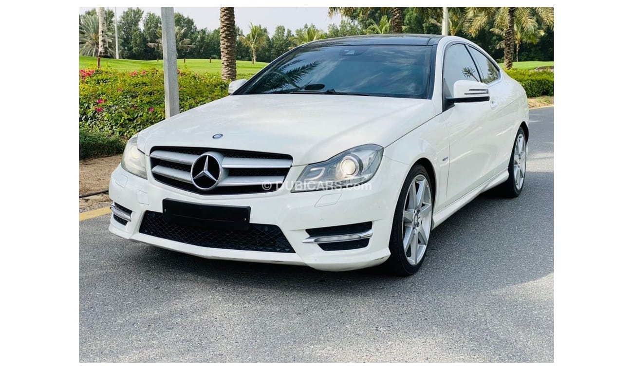 Mercedes-Benz C 350 Std Std Mercedes Benz C360 GCC 2012  full option coup perfect condition