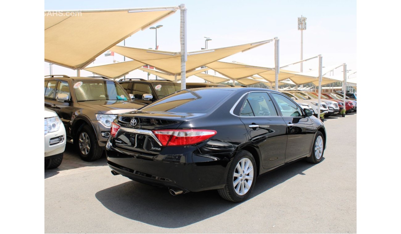 Toyota Camry PLATINUM - ORIGINAL PAINT - GCC - CAR IS IN PERFECT CONDITION INSIDE OUT