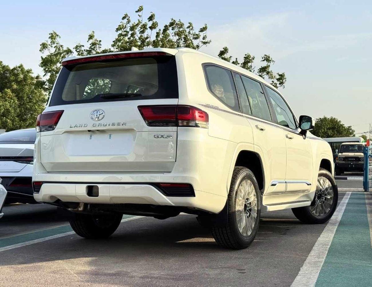 تويوتا لاند كروزر GXR HIGH OPTION WITH RADAR || 4.0L PETROL V6/ 360*CAMERA HDS UP DSPLY/SOFT CLOSE DOOR (CODE#GXR4OM)