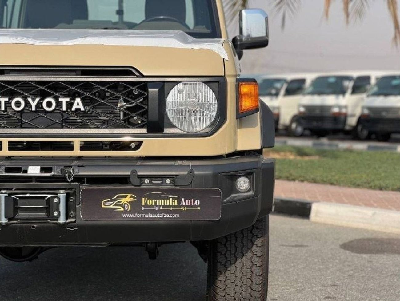 Toyota Land Cruiser Pick Up LC79 D/C 4.0L PTR A/T // 2024 // FULL OPTION WITH COOLBOX , LEATHER SEATS // SPECIAL OFFER // BY FOR