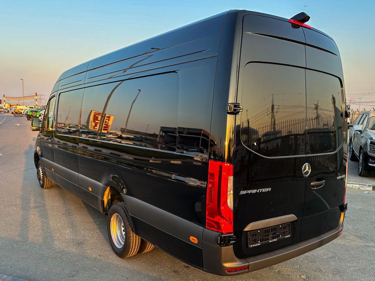 مرسيدس بنز سبرينتر Mercedes-Benz Sprinter 519 EXTRA LONG