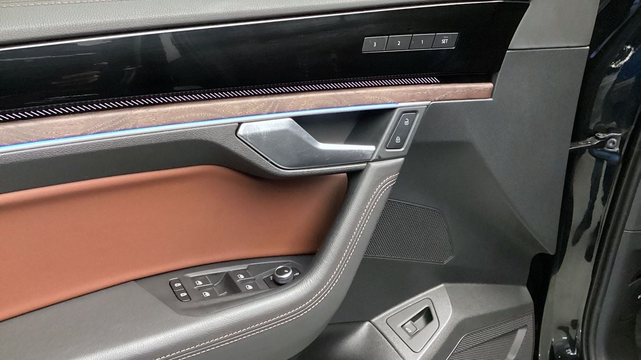 Volkswagen Touareg Elegance 2 3.0L Elegance | Guaranteed Warranty | 0 Down Payment