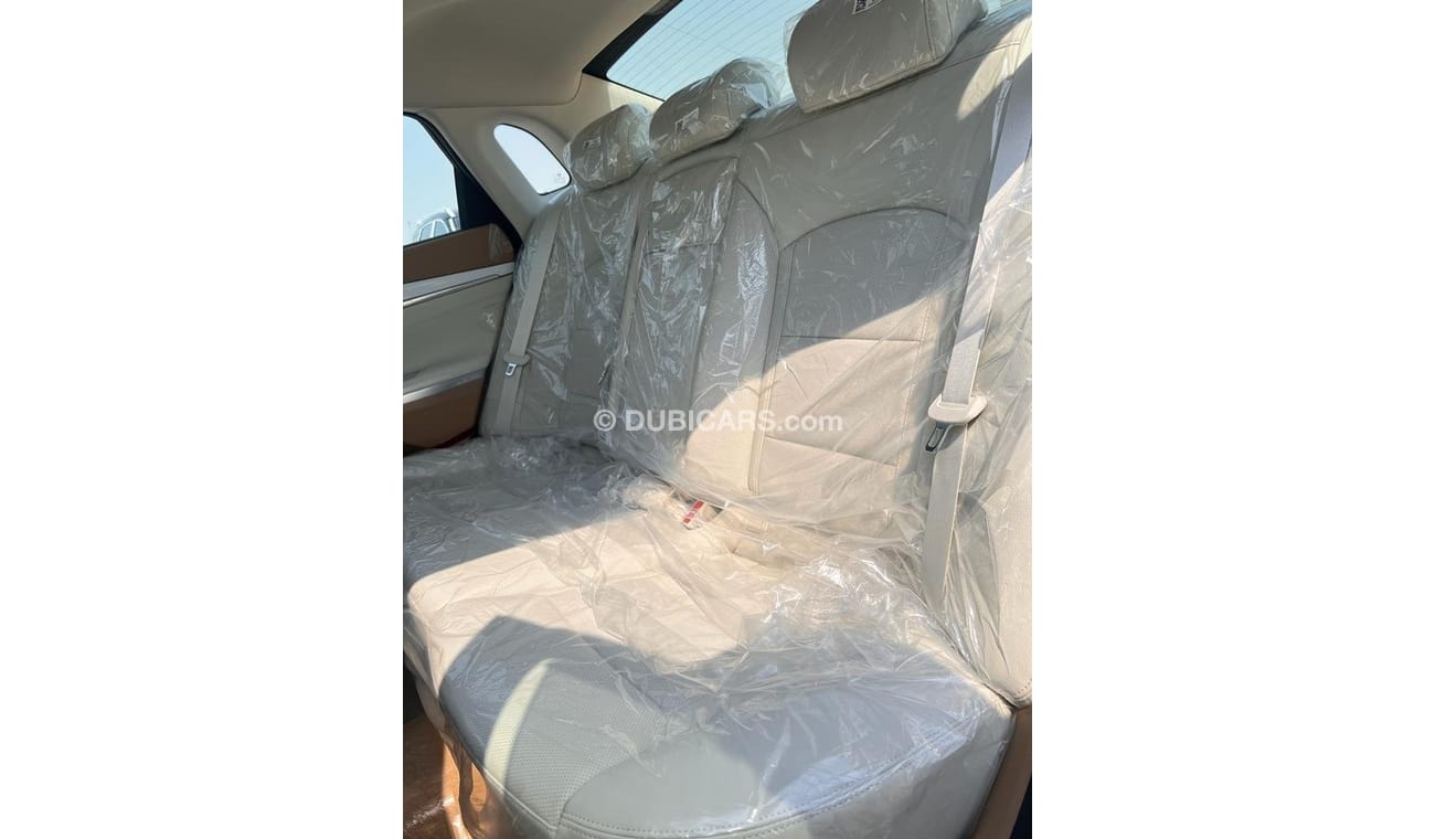 Hyundai Azera 3.5 L , full option