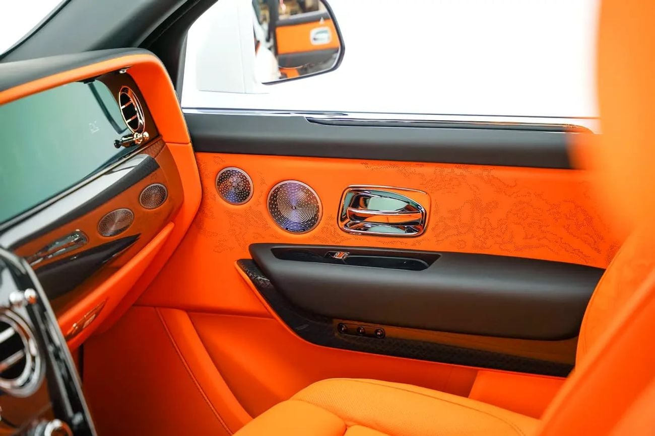 Rolls-Royce Cullinan BLACK BADGE WITH WARRANTY AND SERVICE CONTRACT