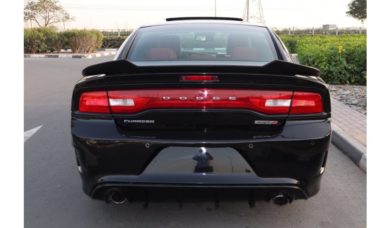 دودج تشارجر SRT8 6,4 V8 GCC