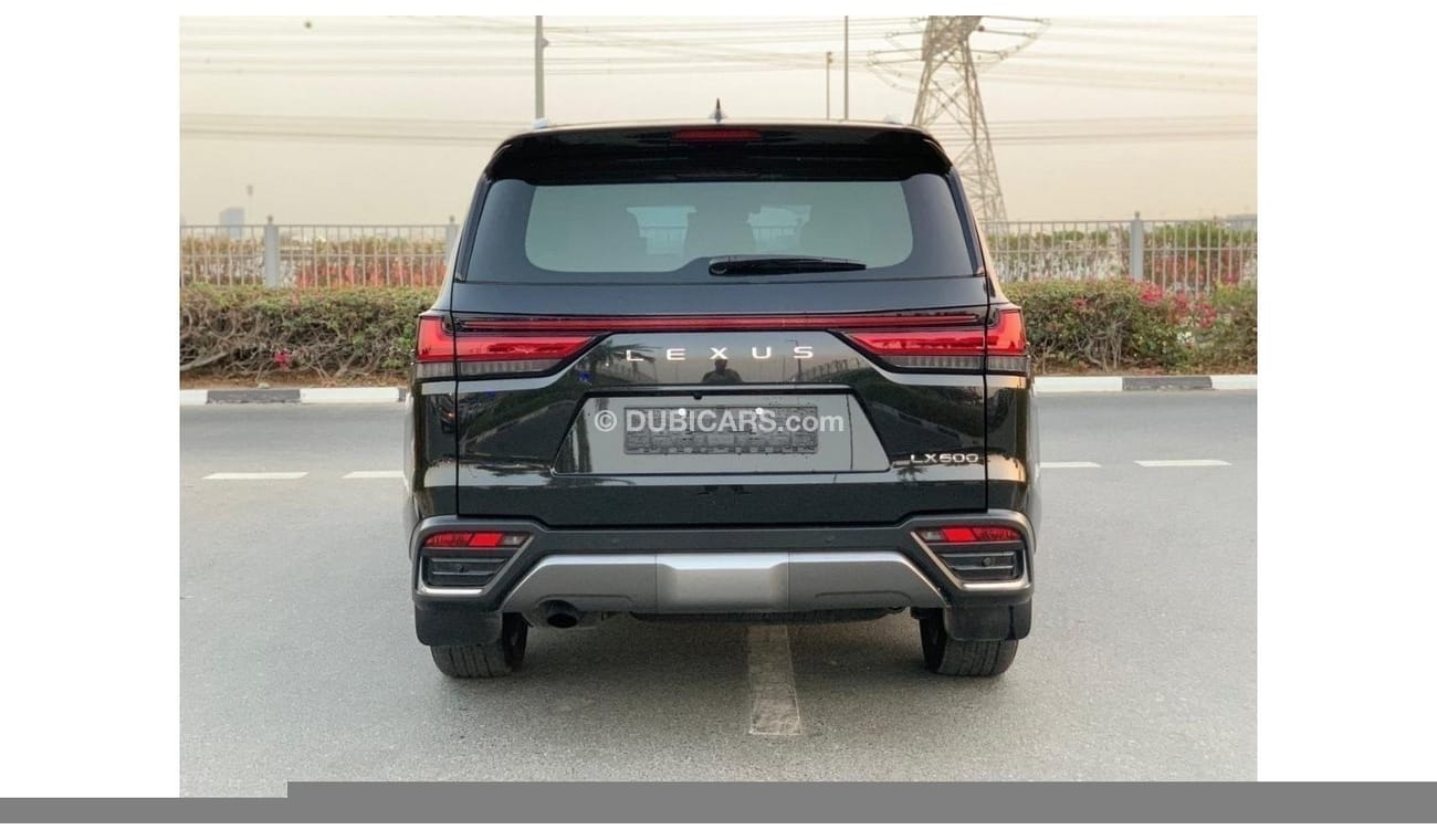 لكزس LX 600 سيجناتشر