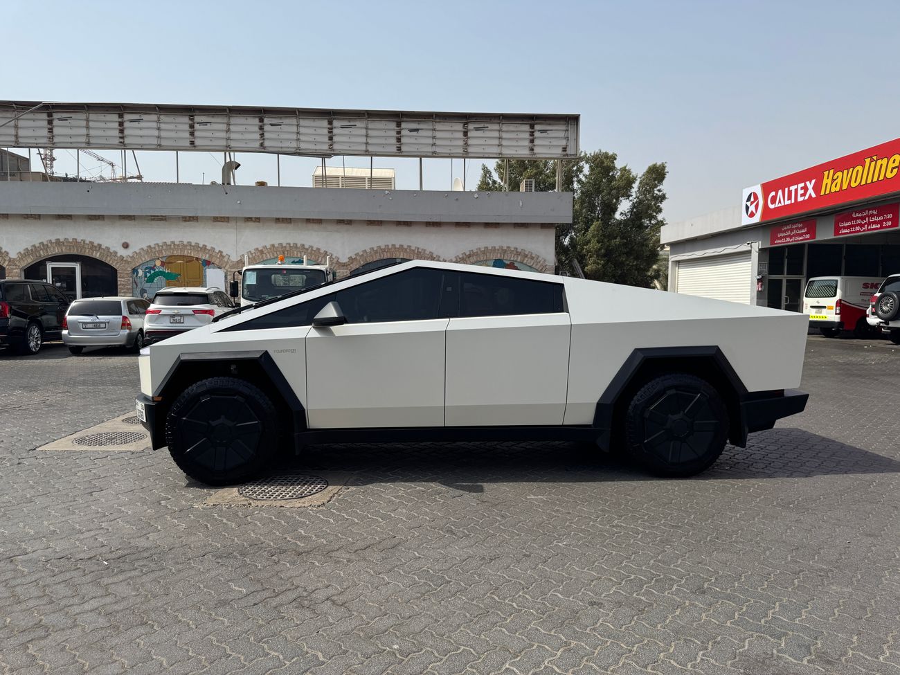 Tesla Cybertruck Cyberbeast