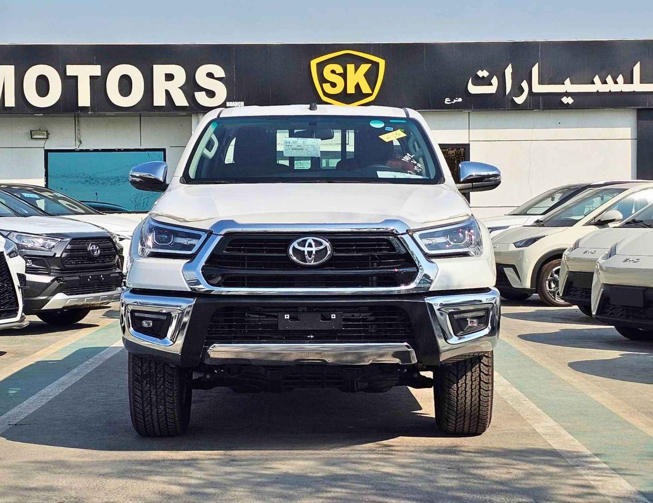 تويوتا هيلوكس SR5 S-GLX WIDE BODY / 2.7L PETROL M/T / CHROME BUMPERS / DVD+CAMERA / FULL OPTION (CODE#D4PMFS)