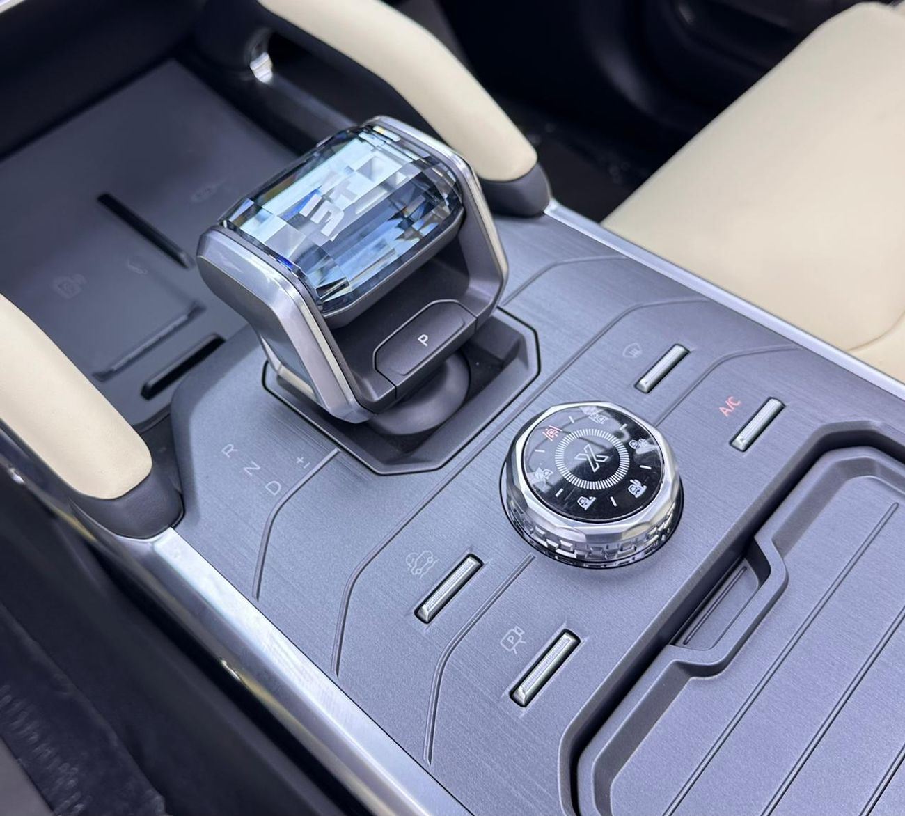 جيتور T2 2025 Jetour T2 Travel Plus, Starlight Roof, Defender Kit, Brand New, 1 Year Warranty Unlimited Km