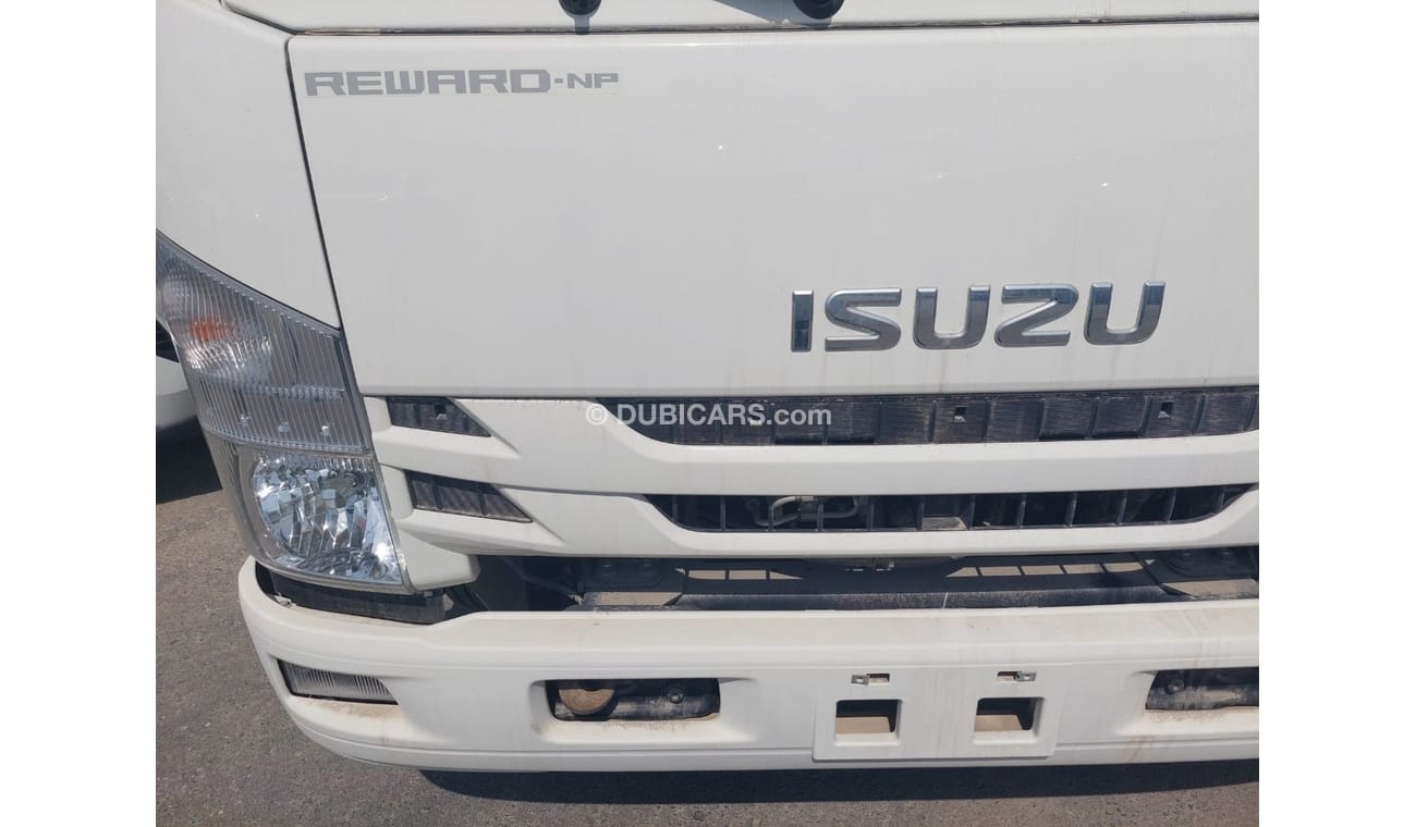 Isuzu Reward
