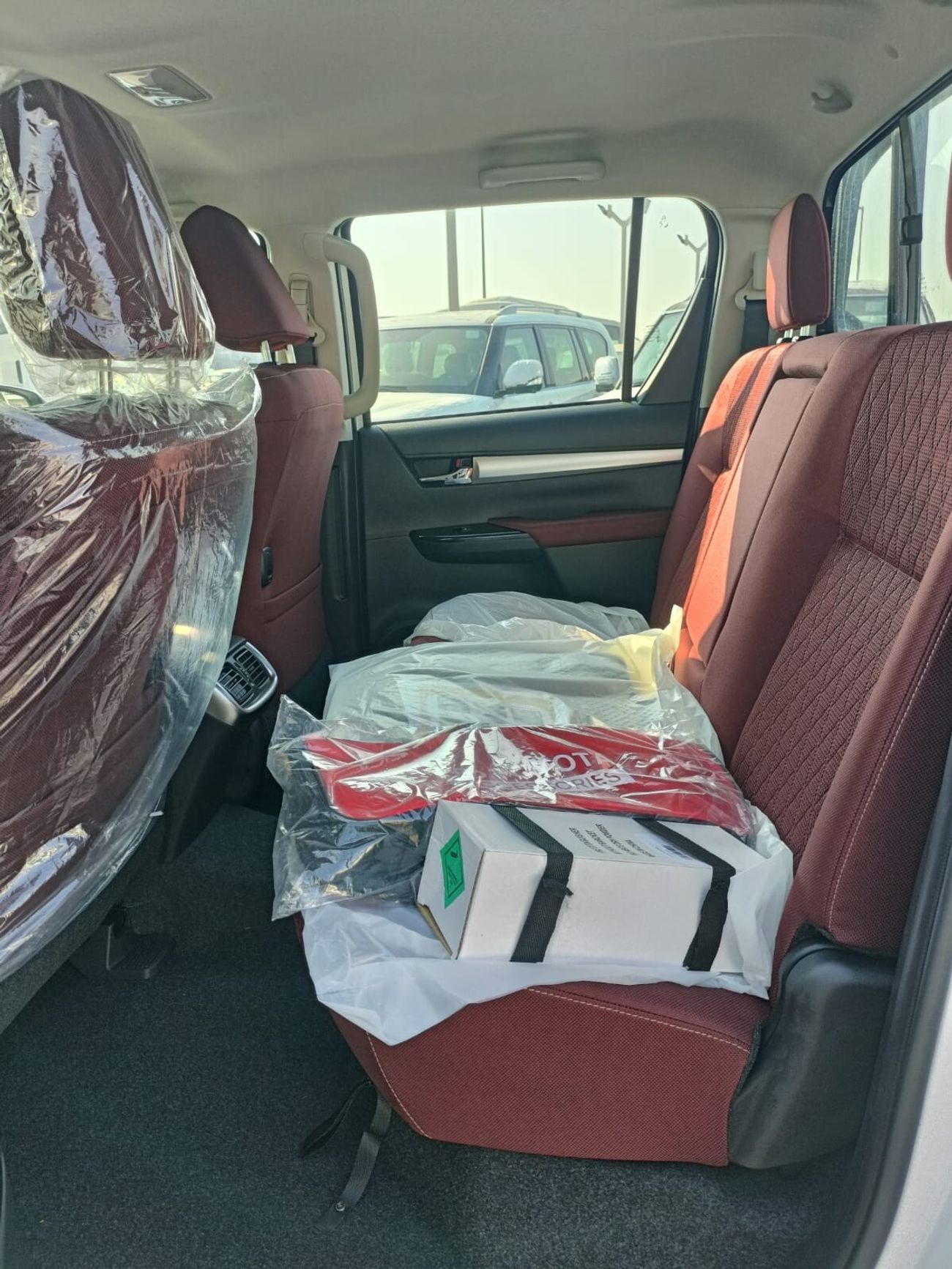 تويوتا هيلوكس GLX 2.7L Double Cab Utility 4WD A/T