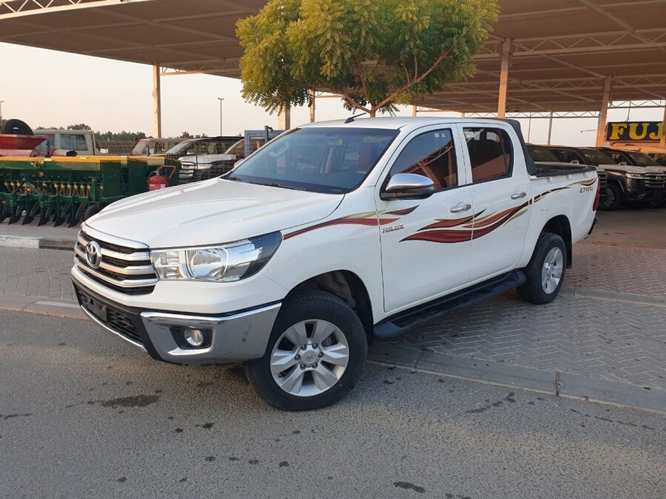تويوتا هيلوكس HILUX PICKUP 2.7L PETROL (4X4) MANUAL