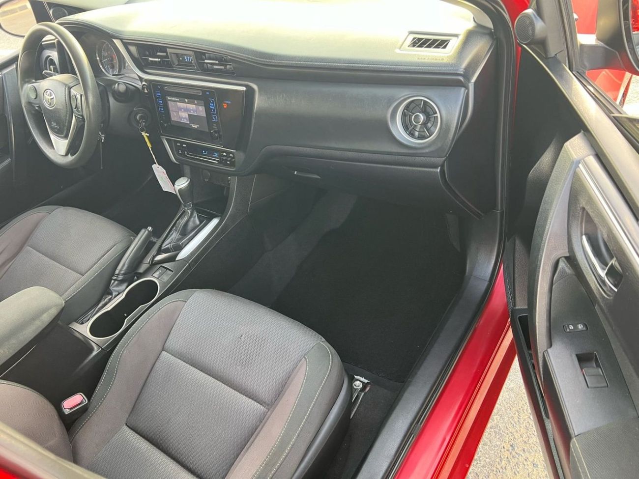 Toyota Corolla 2018 TOYOTA COROLLA 1.8L - PW - REAR CAMERA - BLUETOOTH - AUTOMATIC TRANSMISSION - VERY CLEAN FROM I