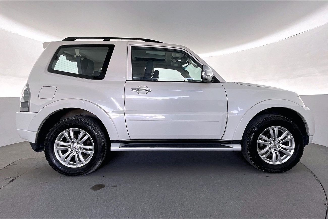 ميتسوبيشي باجيرو GLS Highline | National Day Celebration | شامل الضمان | 0 ﺪﻔﻋﺓ ﺃﻮﻟﻯ